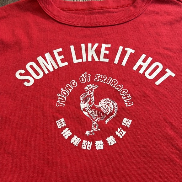 SRIRACHA TUONG OT Red Crop Top "Some Like It Hot" Shirt Women’s XS - Picture 2 of 6